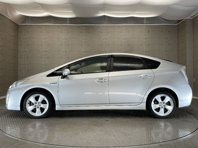 Toyota PRIUS 2010-06 14137-8