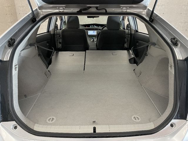 Toyota PRIUS 2010-06 14137-15
