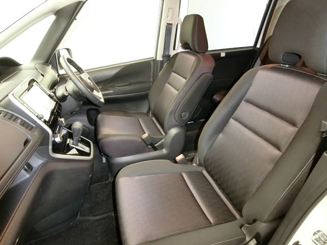 Nissan SERENA 2018-10 3508-8