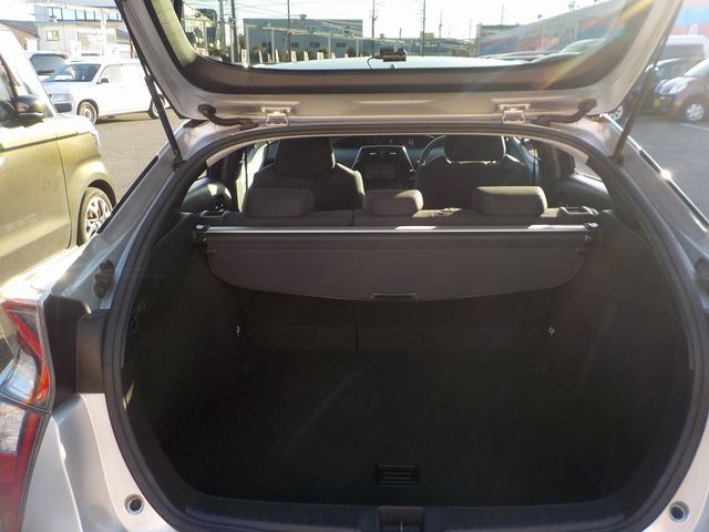 Toyota PRIUS 2016-03 183422-21