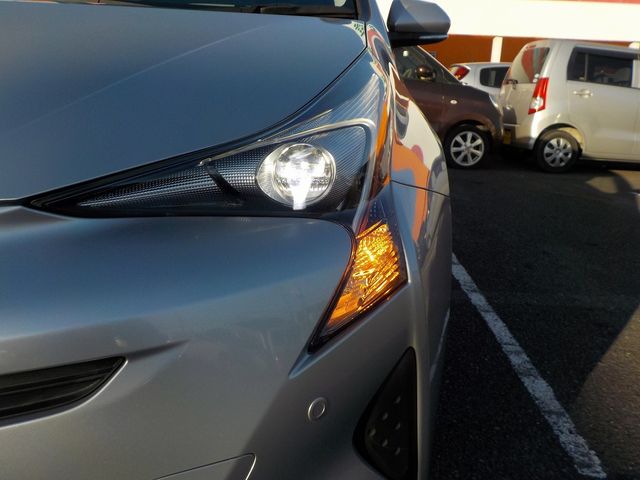 Toyota PRIUS 2016-03 183422-27