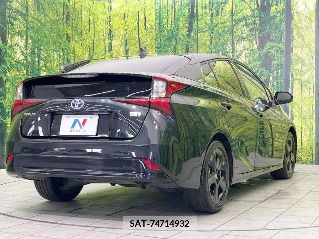 Toyota PRIUS 2022-09 322513-17