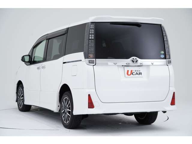Toyota VOXY 2016-02 18533-17