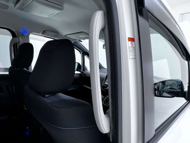 Toyota VOXY 2016-02 18533-9