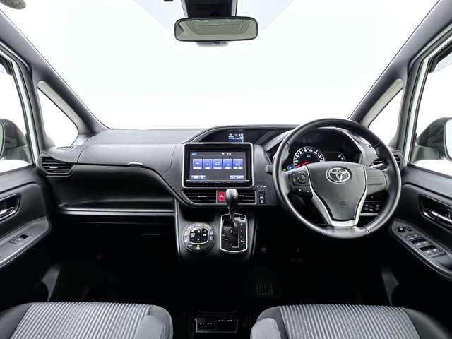 Toyota VOXY 2016-02 18533-5
