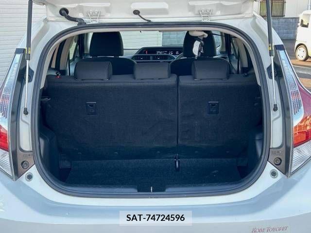 Toyota AQUA 2015-11 395694-11