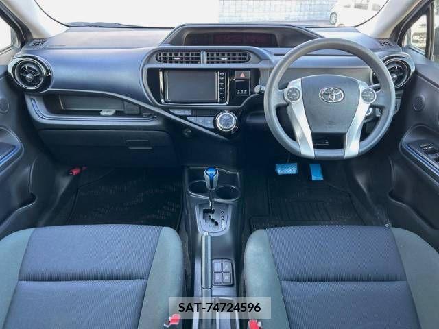 Toyota AQUA 2015-11 395694-1
