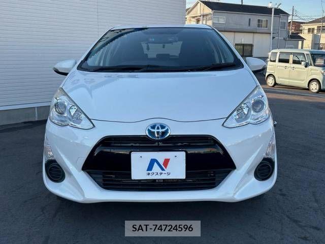 Toyota AQUA 2015-11 395694-13