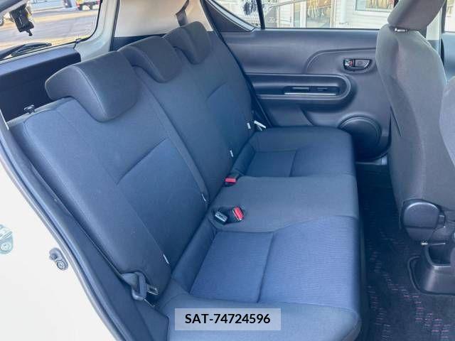 Toyota AQUA 2015-11 395694-10