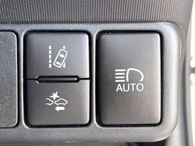 Toyota AQUA 2018-10 10725-3