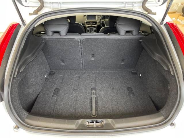 Volvo V40 2016-11 186849-13