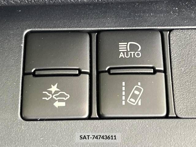 Toyota SIENTA 2018-01 394044-5