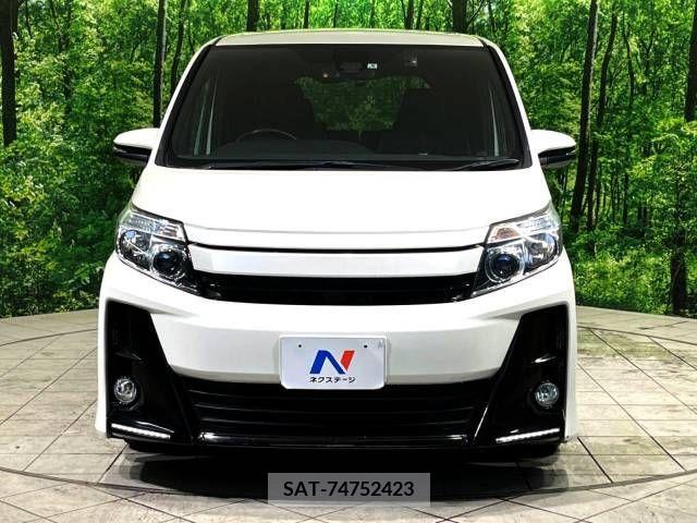 Toyota NOAH 2017-06 321523-17