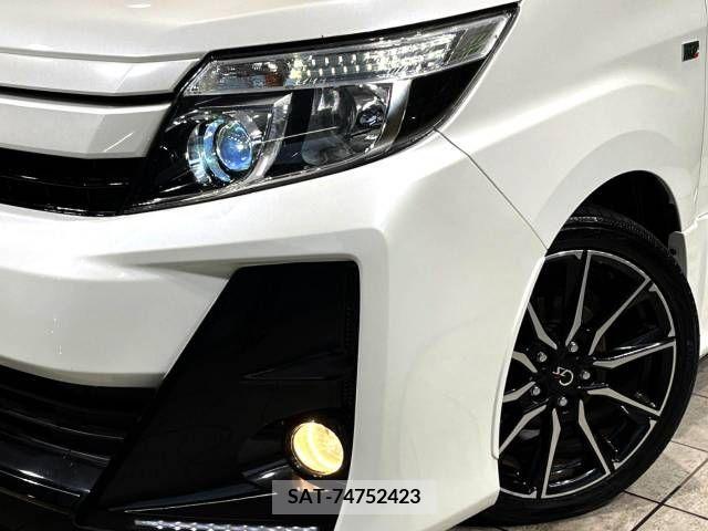 Toyota NOAH 2017-06 321523-15