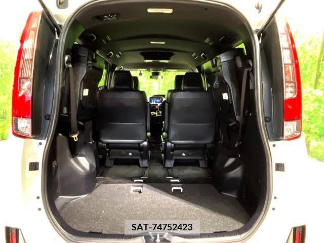 Toyota NOAH 2017-06 321523-14