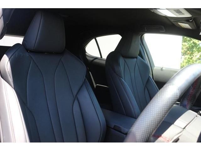 Lexus UX 2020-02 6784-13