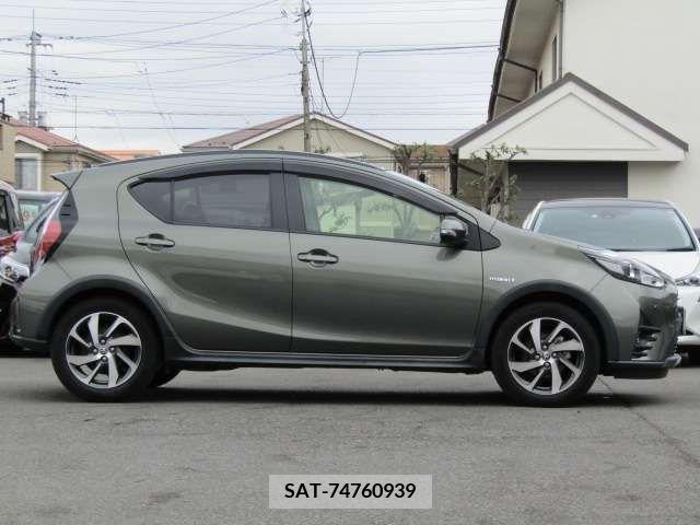 Toyota AQUA 2018-11 212091-3