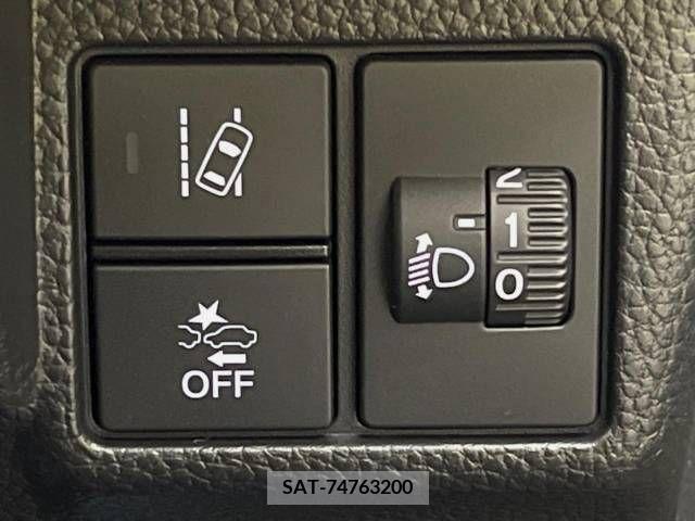 Honda N BOX CUSTOM 2022-04 331679-4