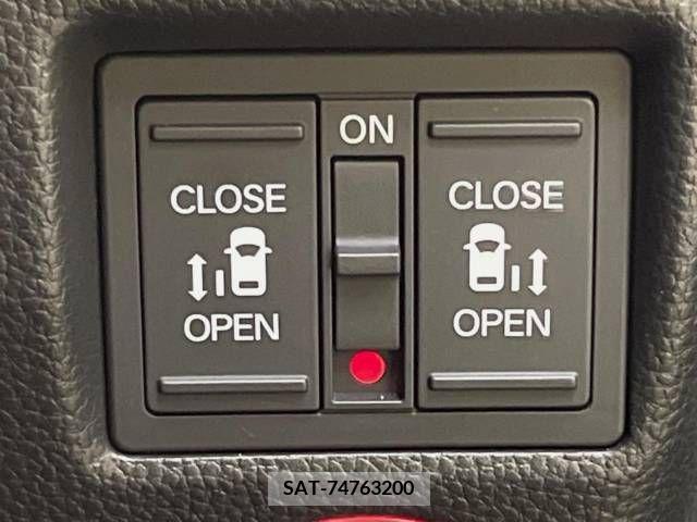 Honda N BOX CUSTOM 2022-04 331679-3