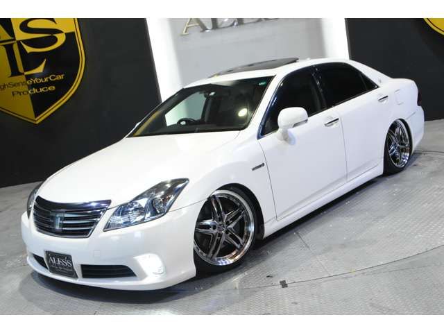 Toyota CROWN SEDAN 2011-09 1013-19