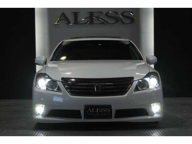 Toyota CROWN SEDAN 2011-09 1013-15