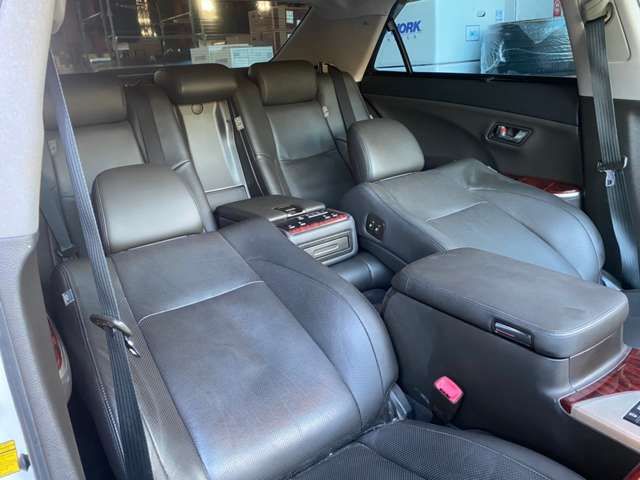 Toyota CROWN SEDAN 2011-09 1013-8