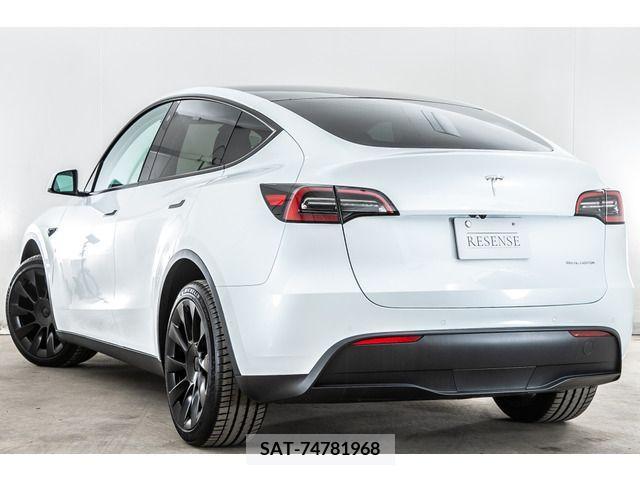 Tesla MODEL Y 2023-06 210255-9