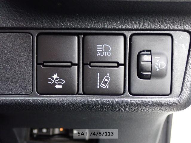 Toyota COROLLA AXIO 2017-02 334930-9