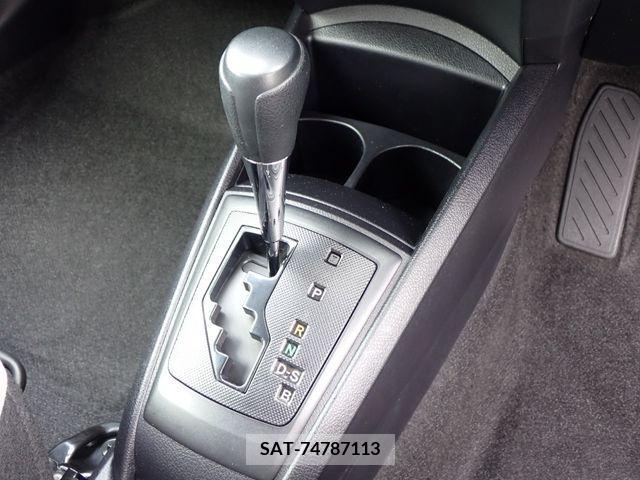 Toyota COROLLA AXIO 2017-02 334930-10