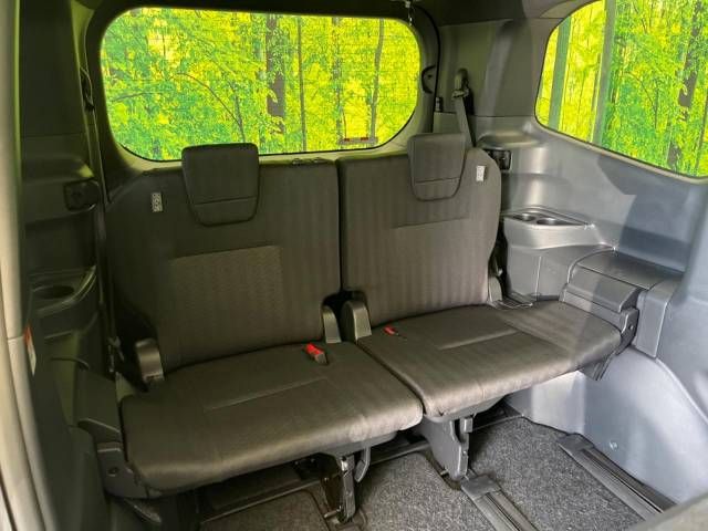 Toyota VOXY 2023-05 181202-9