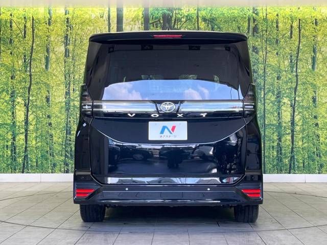 Toyota VOXY 2023-05 181202-15