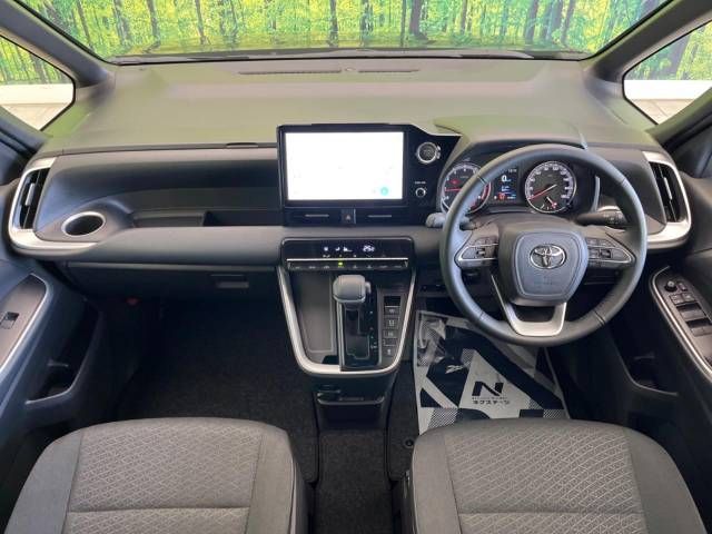 Toyota VOXY 2023-05 181202-1