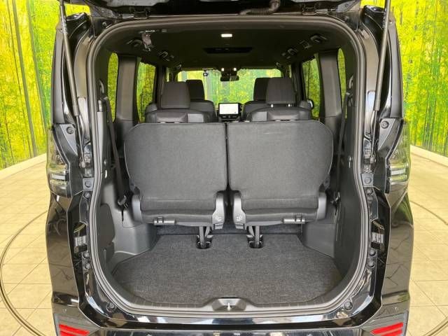 Toyota VOXY 2023-05 181202-10