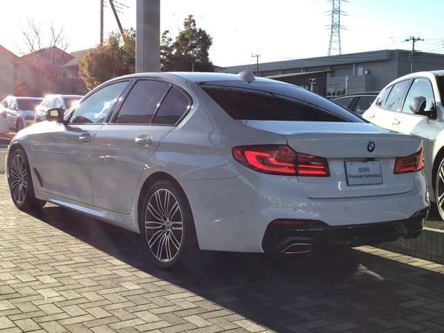 Bmw 5 SERIES 2017-06 18245-2