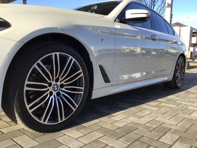 Bmw 5 SERIES 2017-06 18245-11