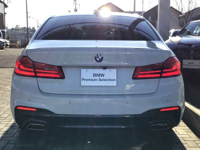 Bmw 5 SERIES 2017-06 18245-4