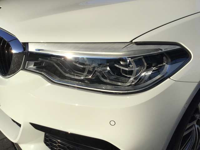 Bmw 5 SERIES 2017-06 18245-7