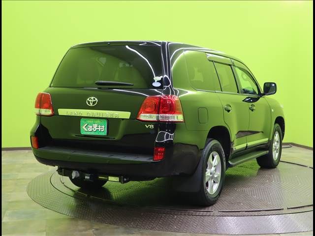 Toyota LAND CRUISER 2011-06 7213-1