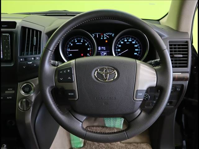 Toyota LAND CRUISER 2011-06 7213-7