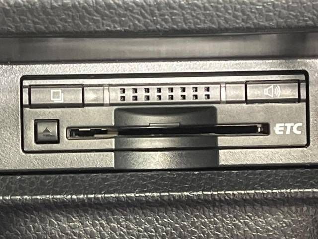 Toyota VOXY HYBRID 2015-02 13014-6