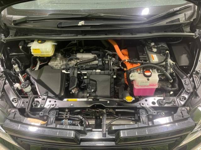 Toyota VOXY HYBRID 2015-02 13014-18