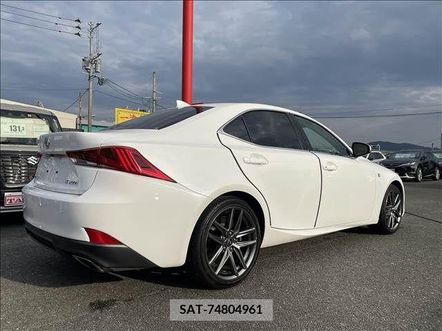 Lexus IS 2016-10 206866-13