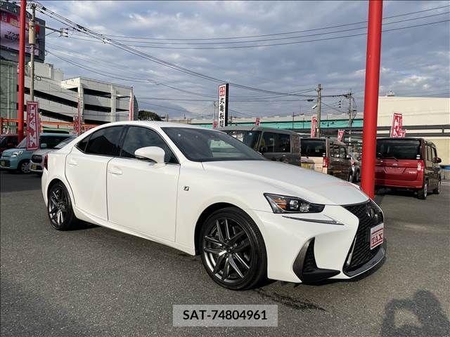 Lexus IS 2016-10 206866-6