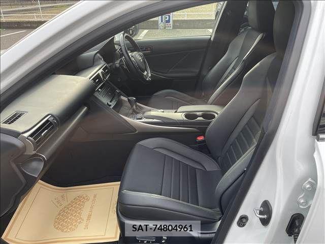 Lexus IS 2016-10 206866-4