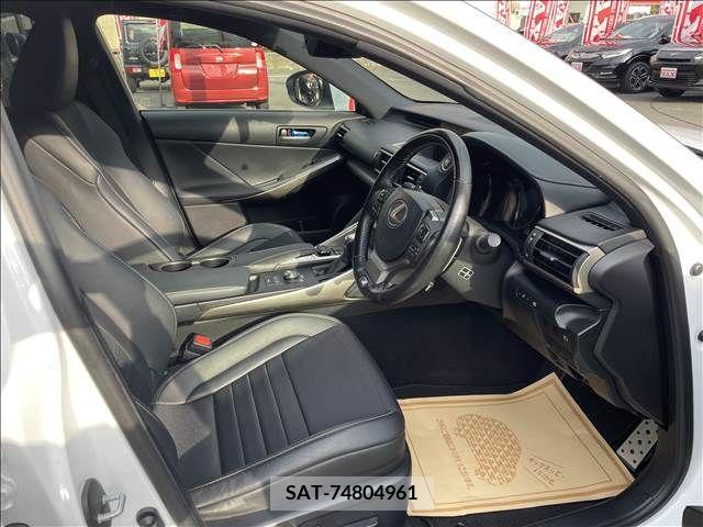 Lexus IS 2016-10 206866-3