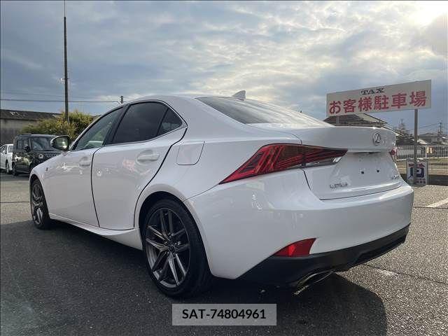 Lexus IS 2016-10 206866-2