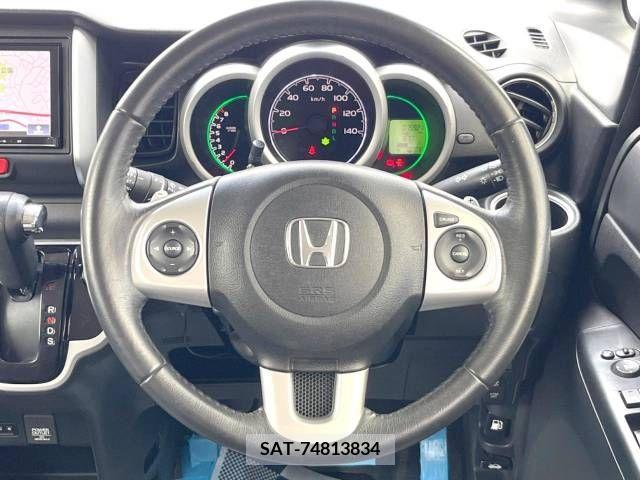 Honda N BOX 2016-05 333842-11