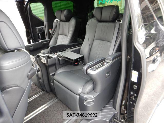 Toyota ALPHARD 2018-09 210456-19