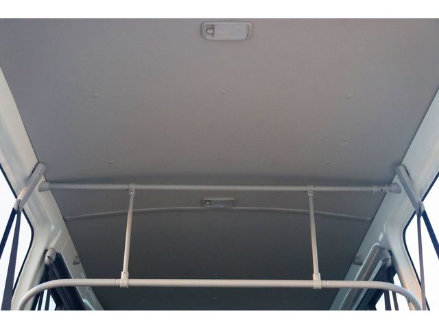 Toyota HIACE VAN 2018-09 27523-28