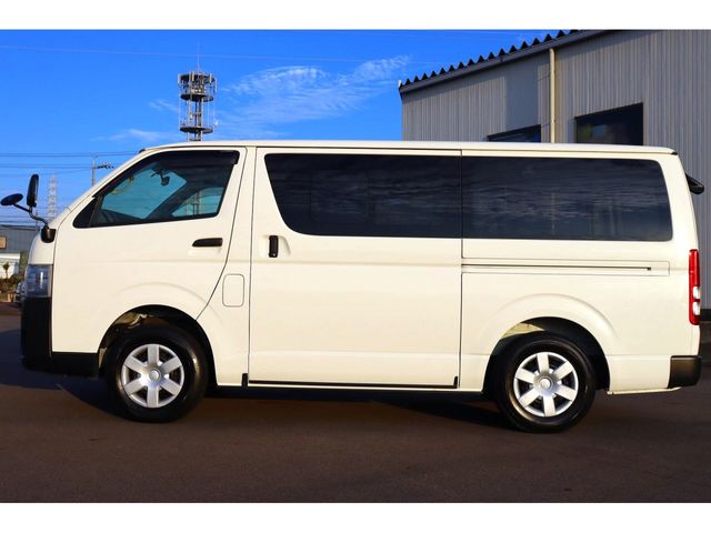 Toyota HIACE VAN 2018-09 27523-1